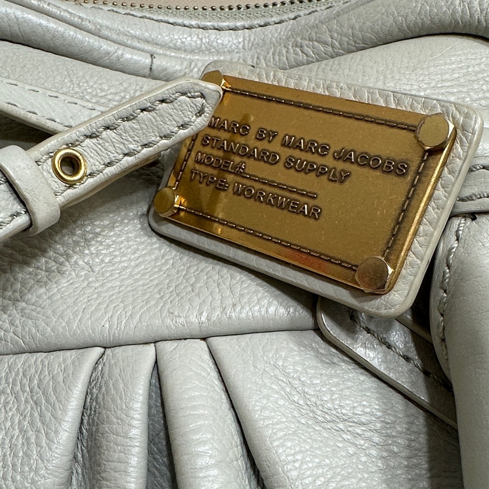 Marc by Marc Jacobs Oyster Leather Shoulder Bag with Gold Hardware - Picture 3 of 10